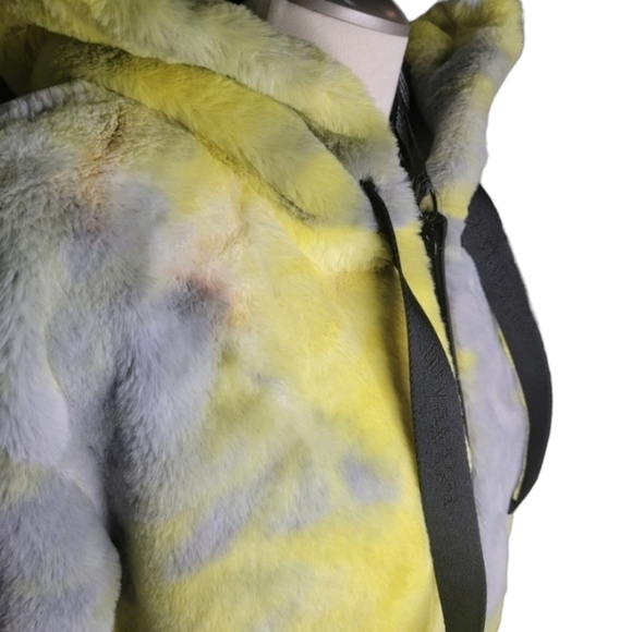 Invicta | Yellow and Grey Faux Fur Hooded Jacket - Picture 5 of 8